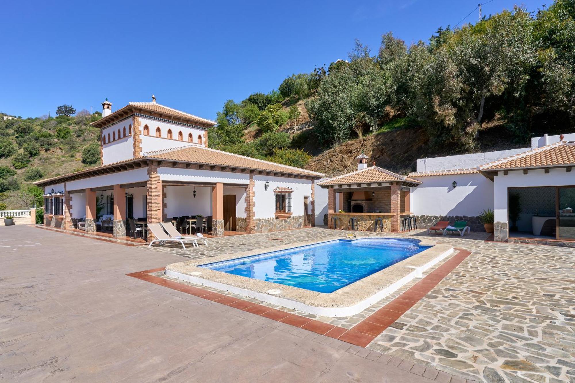 Villa Alejandro En Sayalonga 외부 사진